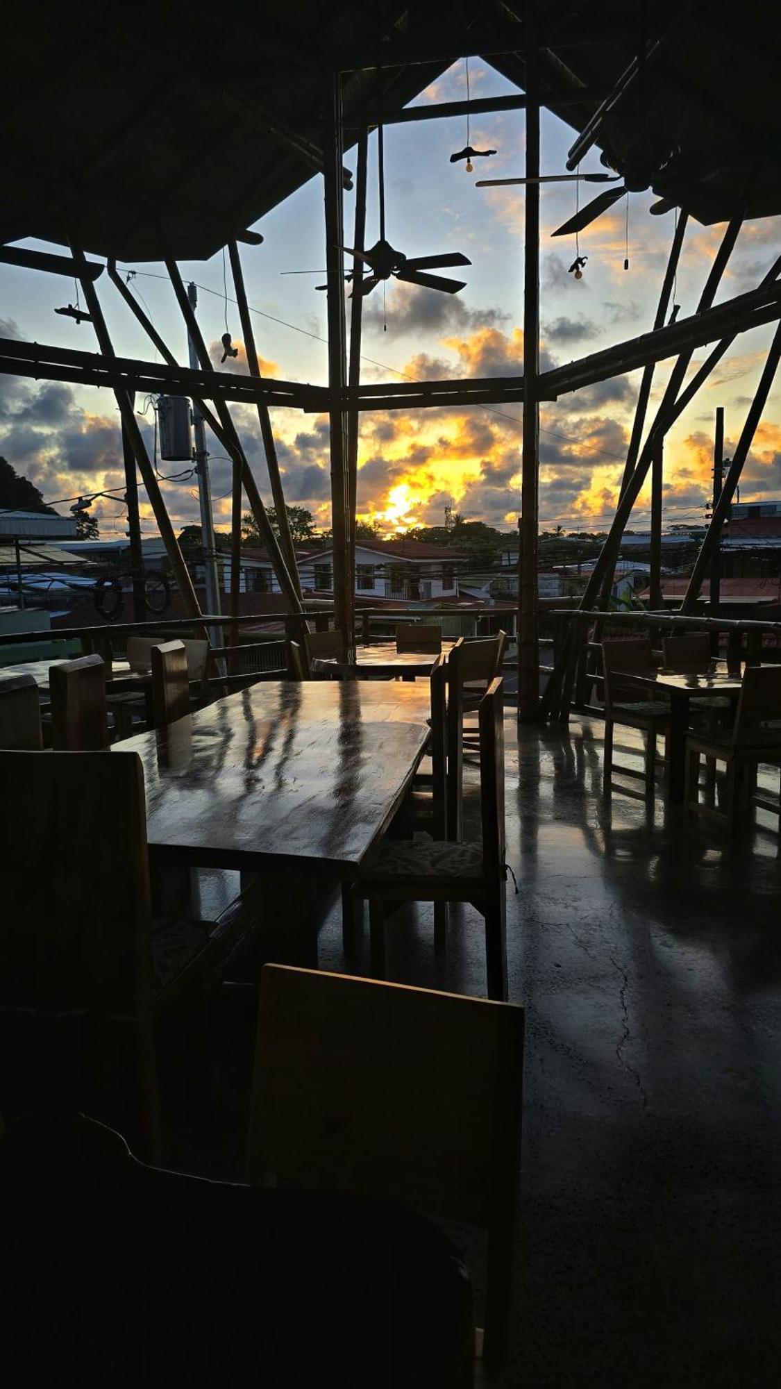 Bonding Coffee Roaster Cafe & Hotel Quepos Exterior photo