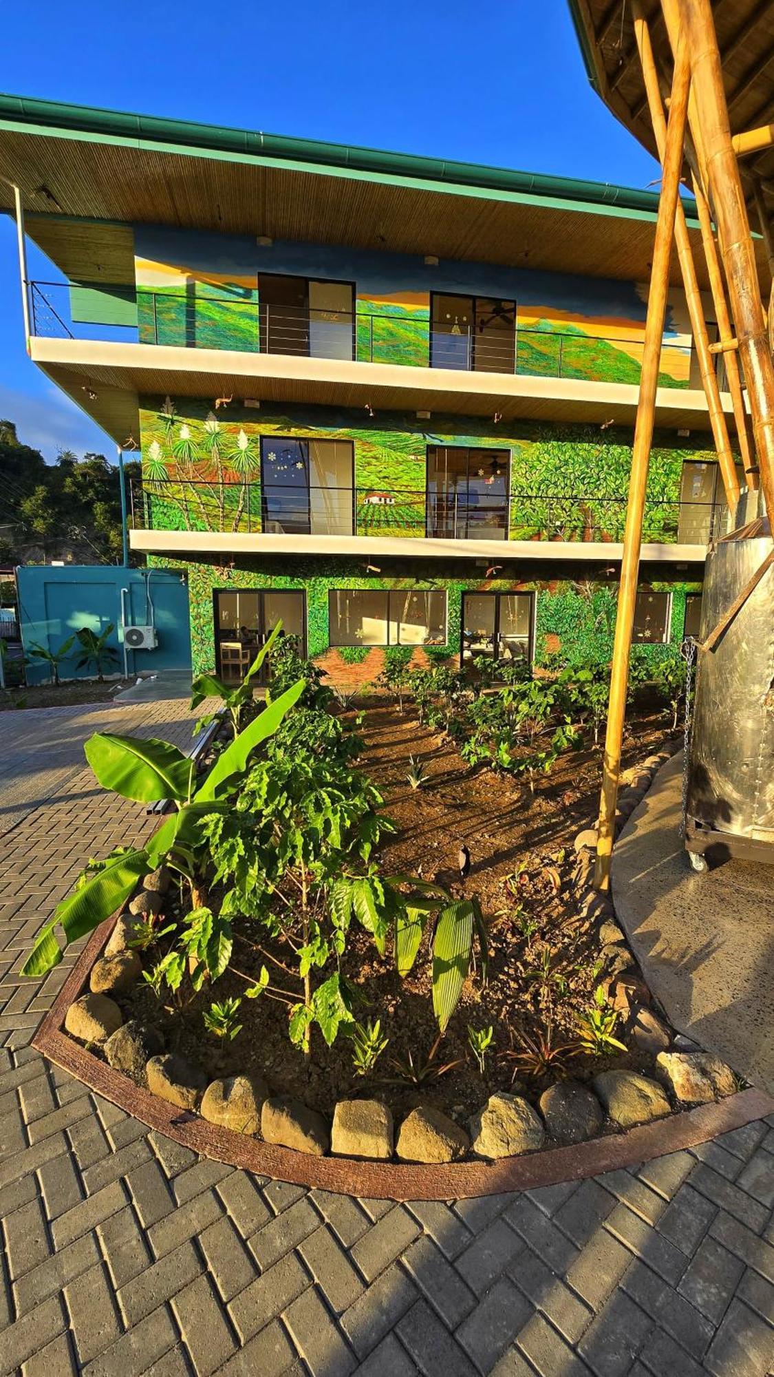 Bonding Coffee Roaster Cafe & Hotel Quepos Exterior photo